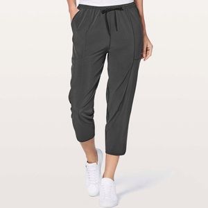 Lululemon | Final Play Crop 23" in Deep Coal Size 2